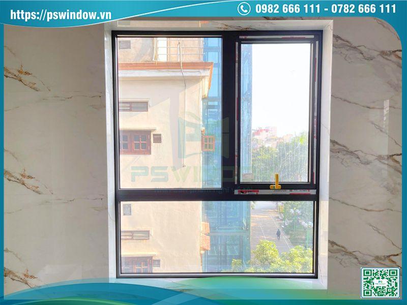 Mẫu cửa sổ mở hất và vách kính lấy sáng nhôm Xingfa sơn tĩnh điện màu đen