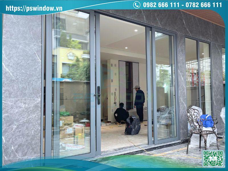 Mẫu cửa Xingfa sơn tĩnh điện màu ghi xám 4 cánh lùa