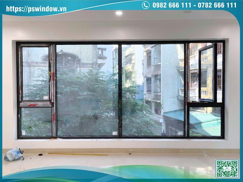 Mẫu vách kính kết hợp cửa sổ mở quay Xingfa lấy sáng tối ưu