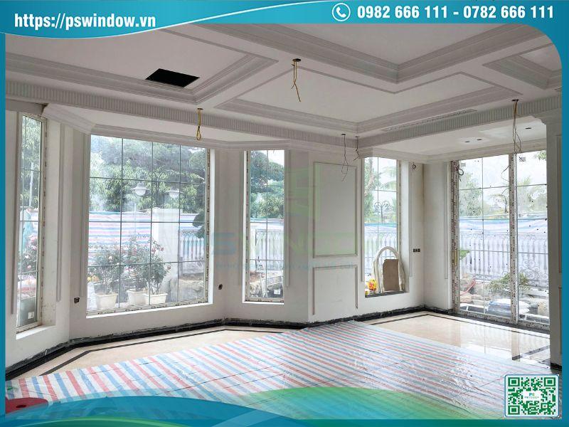 Phòng khách biệt thự lắp đặt full cửa nhôm Maxpro cao cấp