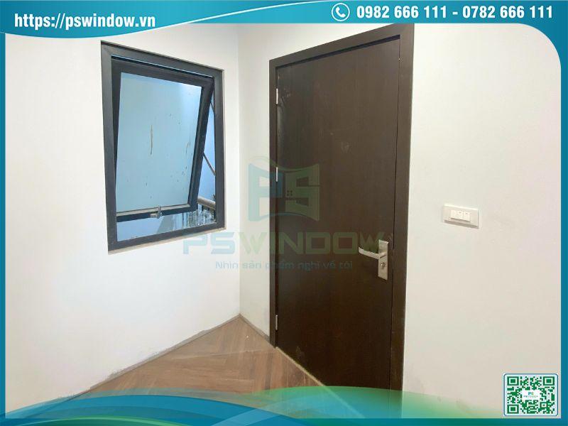 Phòng ngủ lắp đặt kết hợp cửa nhôm kính và cửa composite