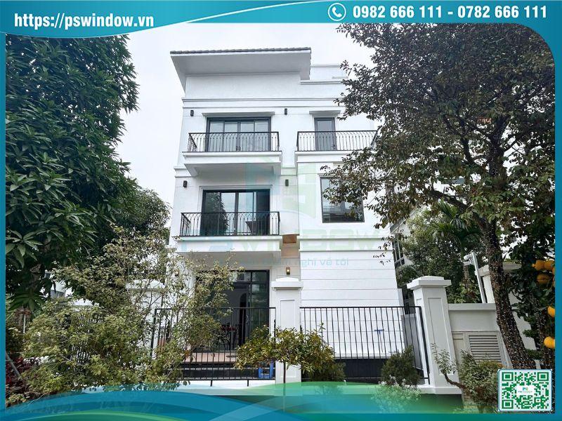 Pswindow lắp đặt cửa nhôm Xingfa màu đen cho công trình nhà ở