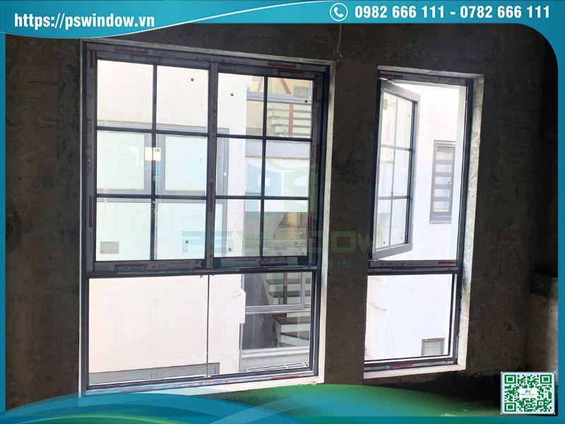 Pswindow lắp đặt cửa Xingfa màu đen cho công trình