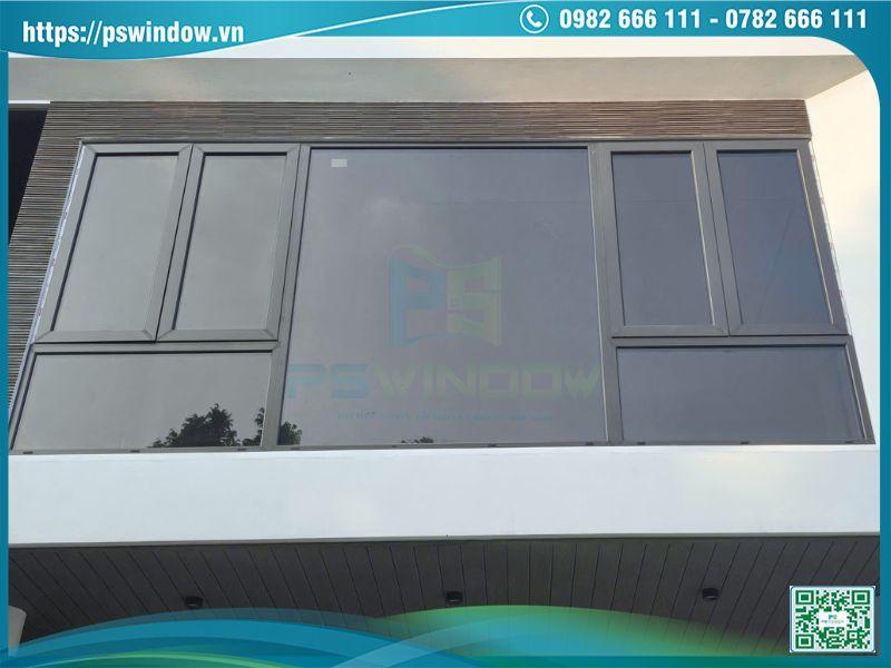 Vách kính chống chói nắng, dảm bảo riêng tư khi nhìn từ ngoài vào