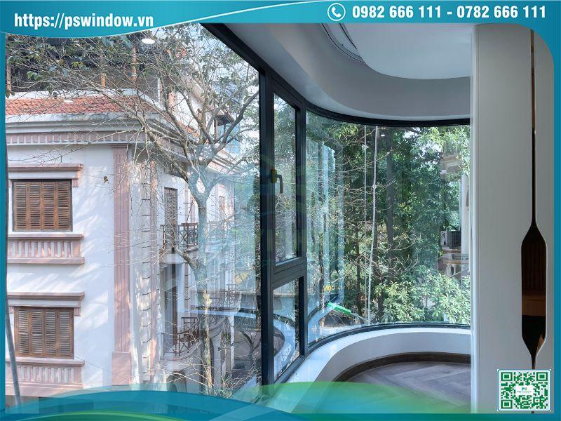 Vách kính cong thẩm mỹ, lấy sáng tối ưu