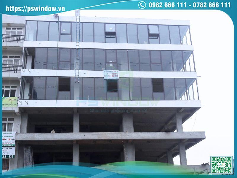 Vách kính lộ đố thi công nhanh, tính linh hoạt cao