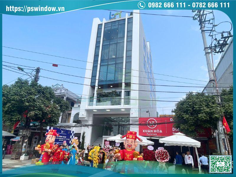 Vách kính mặt dựng hệ Stick Pswindow thi công