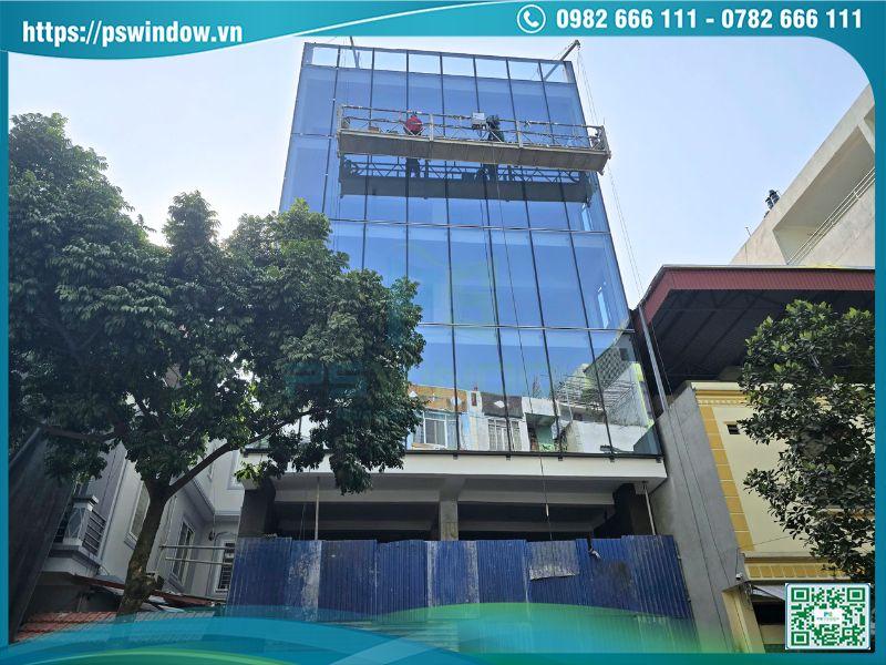 Vách kính mặt dựng Low-e cách nhiệt tối ưu, tiết kiệm điện năng điều hòa