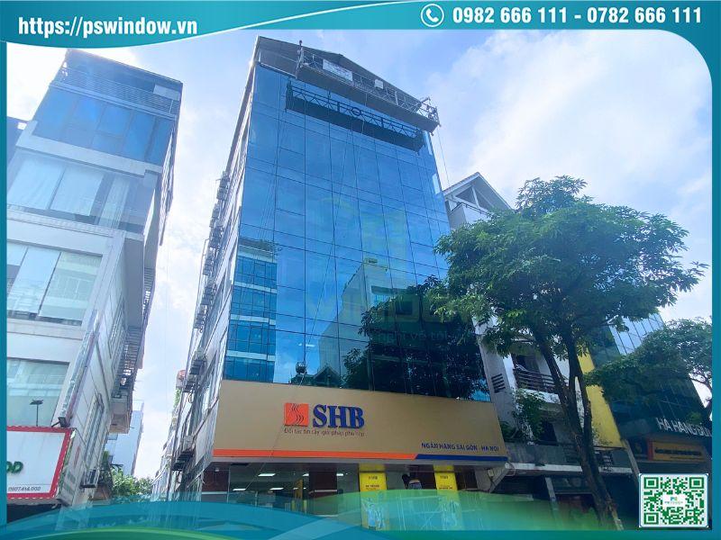 Vách kính mặt dựng sử dụng kính dán phản quang cách nhiệt