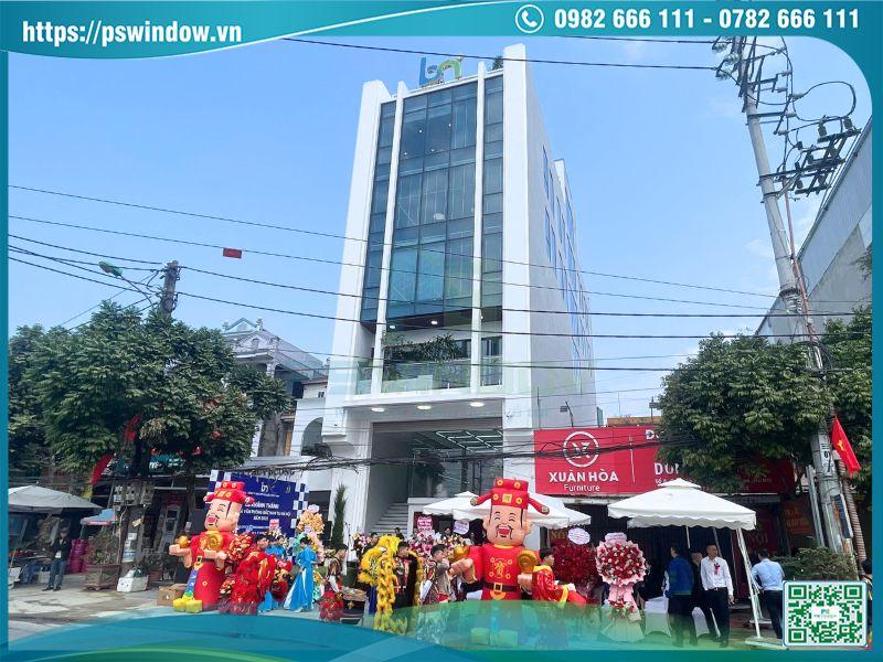 Vách kính mặt dựng Xingfa kính Low-e cao cấp cho tòa nhà văn phòng