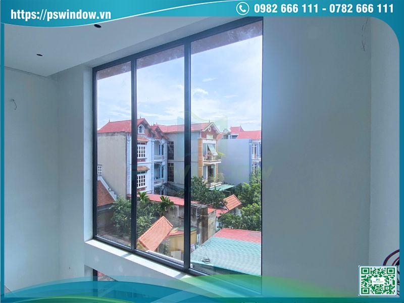 Vách kính mặt tiền lấy sáng tối ưu cho không gian bên trong nhà