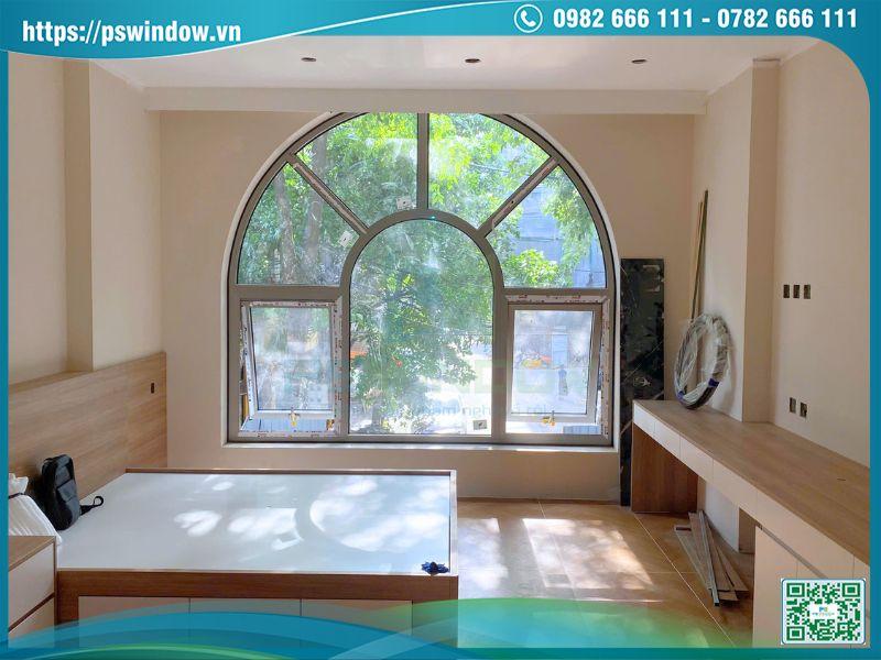 Vách kính vòm kết hợp cửa sổ mở hất 2 bên nhôm Maxpro màu champagne