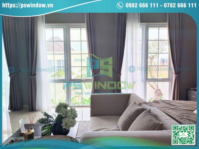 Cửa sổ mở hất YKK màu trắng kính chia ô Cửa sổ mở hất YKK màu trắng kính chia ô