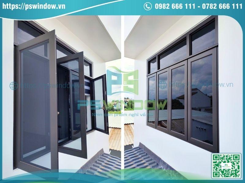 Cửa sổ mở quay 4 cánh nhôm Maxpro màu nâu thu Cửa sổ mở quay 4 cánh nhôm Maxpro màu nâu thu