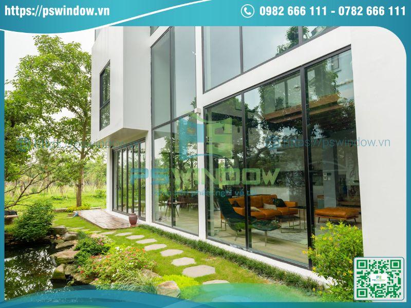 Cửa Tostem lắp đặt cho nhà ở hiện đại Cửa Tostem lắp đặt cho nhà ở hiện đại