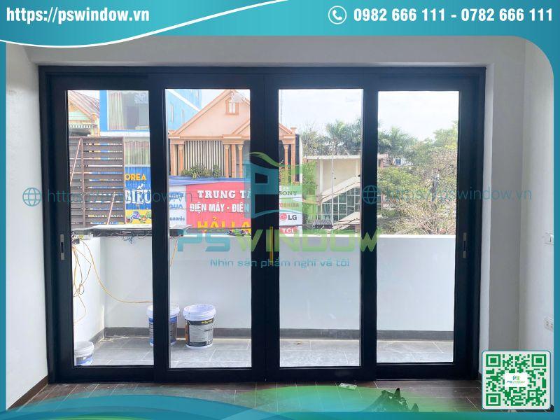 Mẫu cửa lùa nhôm kính 4 cánh cho ban công nhà phố Mẫu cửa lùa nhôm kính 4 cánh cho ban công nhà phố