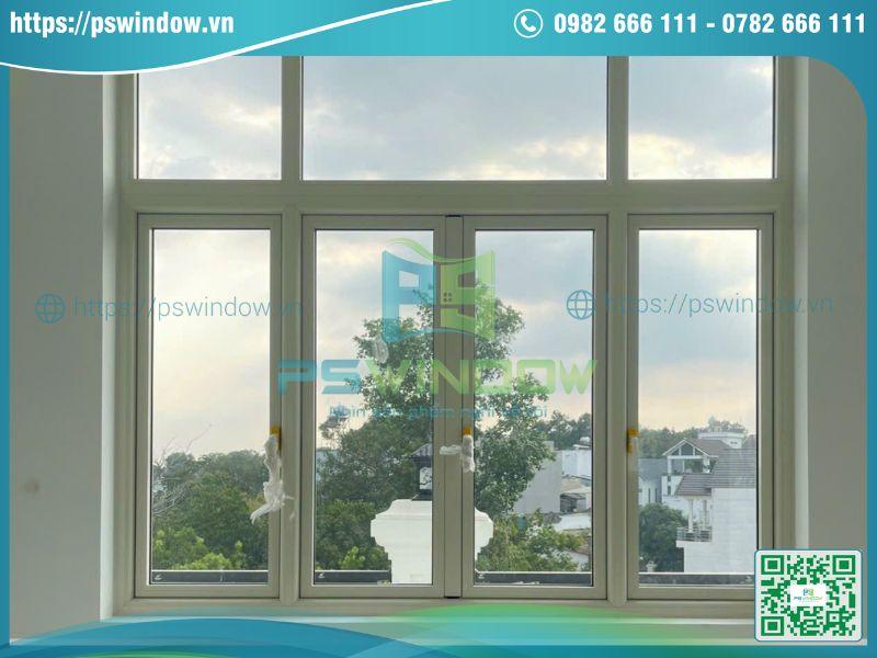 Mẫu cửa sổ mở quay 4 cánh Maxpro màu trắng ngà Mẫu cửa sổ mở quay 4 cánh Maxpro màu trắng ngà