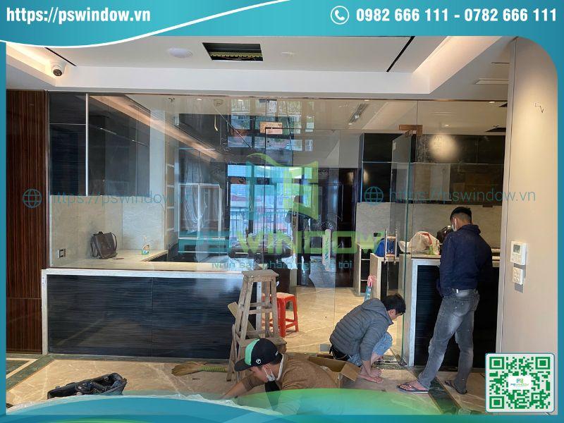 Thợ Pswindow thi công vách kính ngăn phòng cho căn hộ cao cấp Thợ Pswindow thi công vách kính ngăn phòng cho căn hộ cao cấp