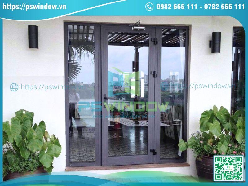 Cửa mở quay 1 cánh fix 2 bên nhôm Xingfa màu xám ghi Cửa mở quay 1 cánh fix 2 bên nhôm Xingfa màu xám ghi
