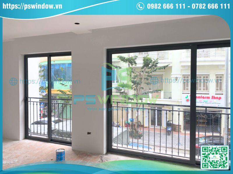 Cửa nhôm kính lấy sáng tối ưu cho nhà phố Cửa nhôm kính lấy sáng tối ưu cho nhà phố