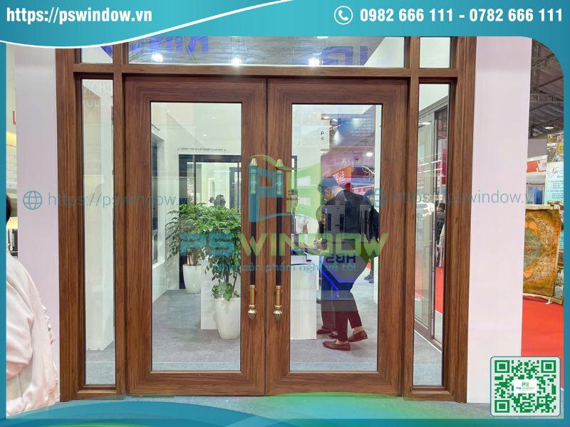 Cửa thủy lực khung nhôm Maxpro màu vân gỗ sang trọng Cửa thủy lực khung nhôm Maxpro màu vân gỗ sang trọng