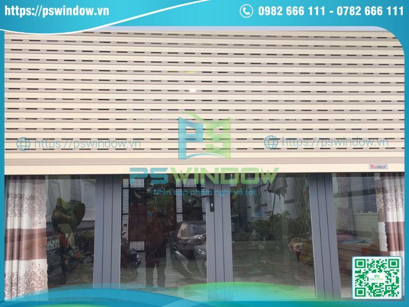 Lắp cửa cuốn ngoài cửa nhôm kính để chống trộm Lắp cửa cuốn ngoài cửa nhôm kính để chống trộm
