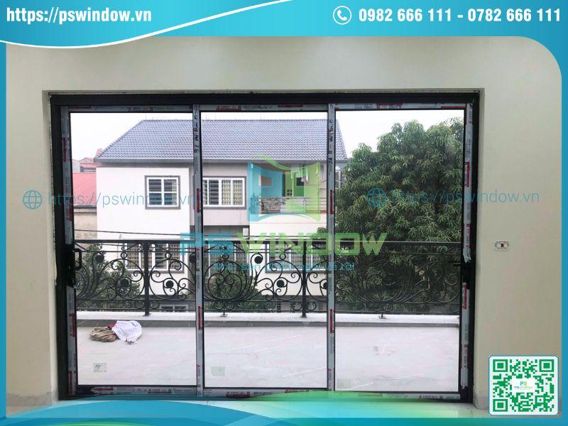 Mẫu cửa lùa 3 cánh cho ban công nhà phố rộng Mẫu cửa lùa 3 cánh cho ban công nhà phố rộng