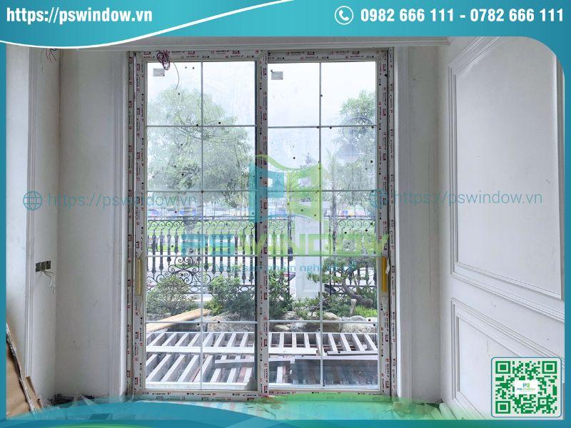 Mẫu cửa lùa Maxpro kính chia ô sang trọng Mẫu cửa lùa Maxpro kính chia ô sang trọng