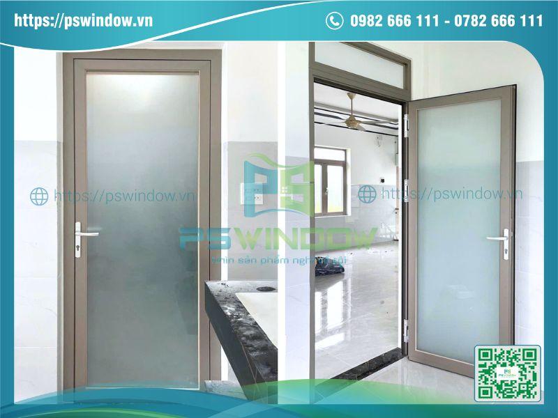 Mẫu cửa nhôm Maxpro 1 cánh mở quay màu champagne kính phun cát Mẫu cửa nhôm Maxpro 1 cánh mở quay màu champagne kính phun cát