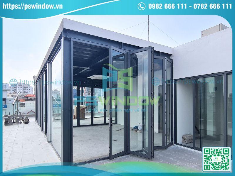 Mẫu cửa nhôm xếp gấp Xingfa màu đen hiện đại Mẫu cửa nhôm xếp gấp Xingfa màu đen hiện đại