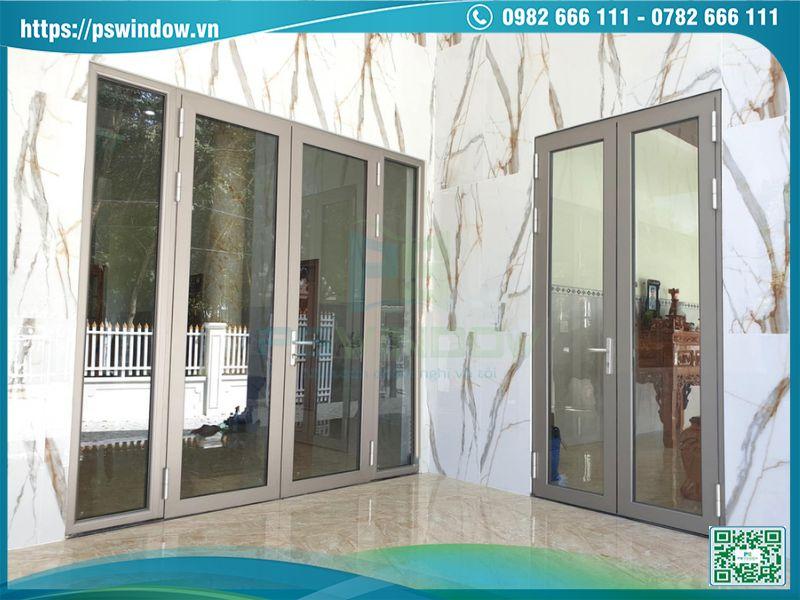 Cửa Maxpro màu champagne sang trọng, thời thượng