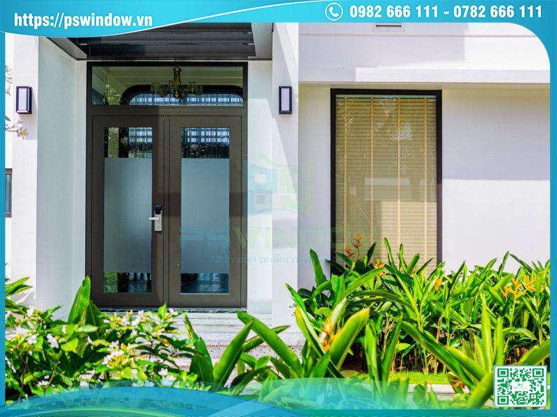 Cửa nhôm cao cấp trang bị phụ kiện bền chắc, an toàn, chống trộm Cửa nhôm cao cấp trang bị phụ kiện bền chắc, an toàn, chống trộm