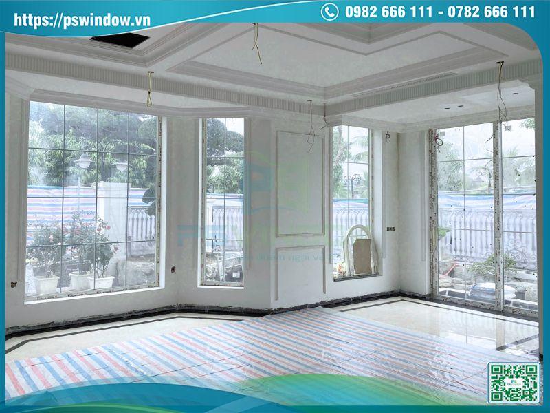 Cửa nhôm Maxpro và vách kính sang trọng, thanh lịch