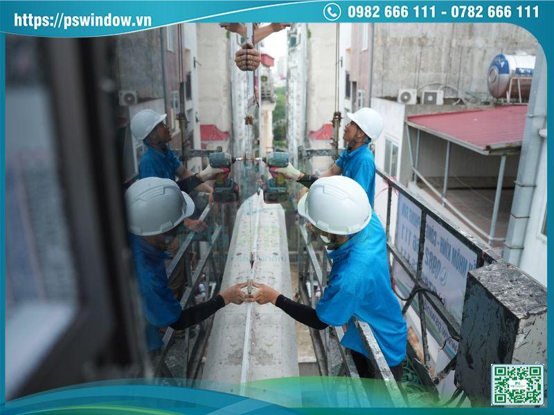 Bắt vít giữ kính Bắt vít giữ kính