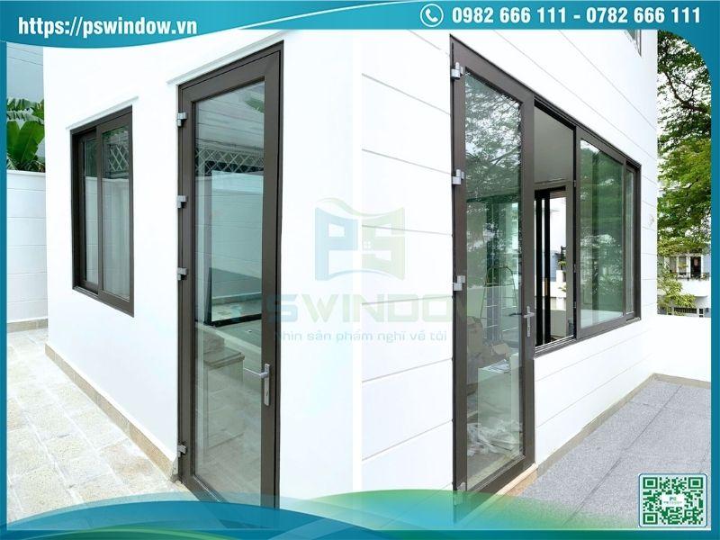 Cửa đi mở quay nhôm Maxpro 1 cánh màu đen mịn kính hộp Cửa đi mở quay nhôm Maxpro 1 cánh màu đen mịn kính hộp