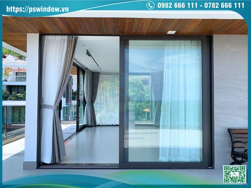 Cửa lùa 2 cánh nhôm Maxpro màu đen mịn Cửa lùa 2 cánh nhôm Maxpro màu đen mịn