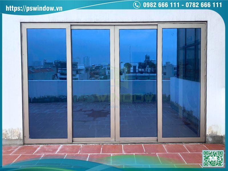 Cửa lùa Maxpro 4 cánh màu champagne kính solar cách nhiệt vượt trội Cửa lùa Maxpro 4 cánh màu champagne kính solar cách nhiệt vượt trội