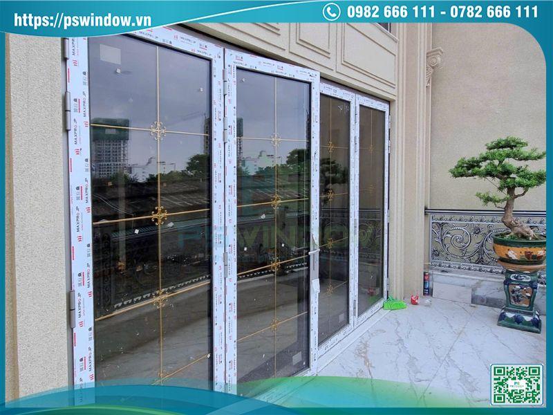 Cửa Maxpro chống chịu mưa nắng, bền đẹp với thời gian Cửa Maxpro chống chịu mưa nắng, bền đẹp với thời gian