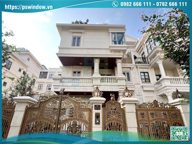 Cửa nhôm kính lắp đặt cho biệt thự mặt phố sang trọng Cửa nhôm kính lắp đặt cho biệt thự mặt phố sang trọng