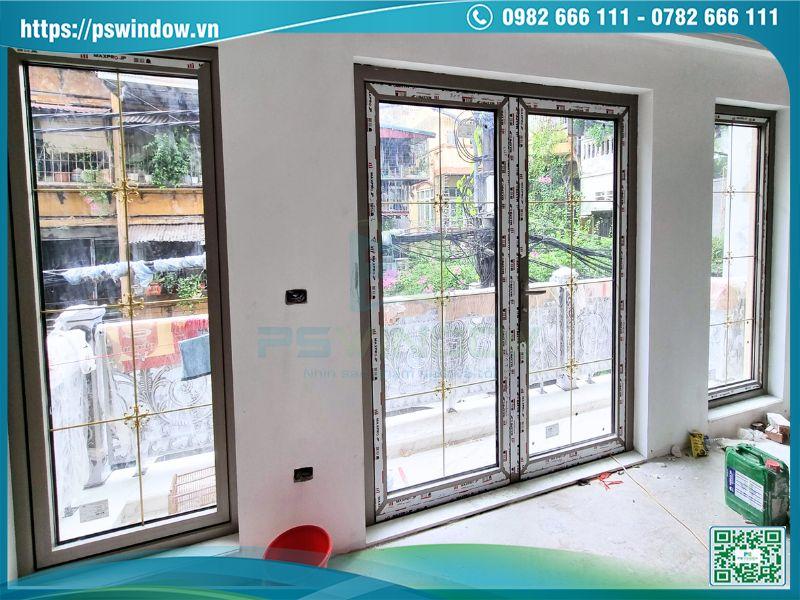 Bộ cửa đi mở quay 2 cánh Maxpro màu champagne