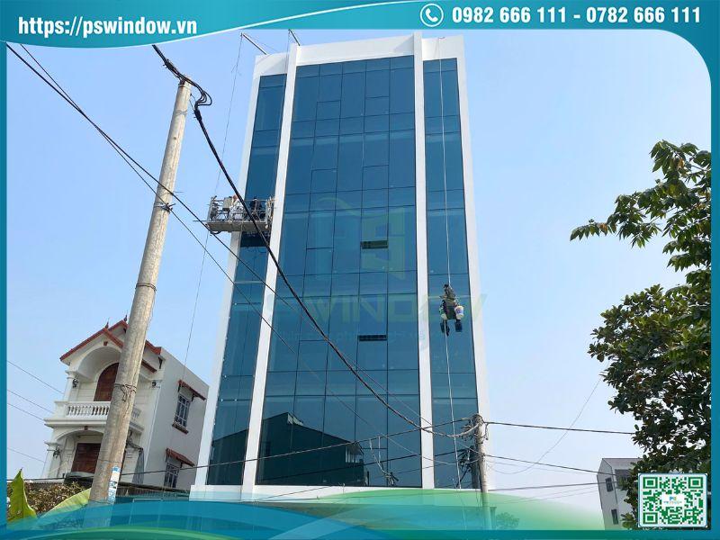 Công trình lắp đặt kính dán phản quang đảm bảo sự riêng tư