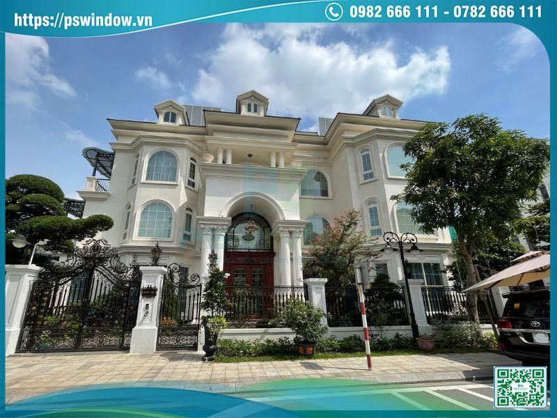 Công trình siêu biệt thự lắp đặt cửa nhôm cao cấp màu trắng ngà Pswindow Công trình siêu biệt thự lắp đặt cửa nhôm cao cấp màu trắng ngà Pswindow