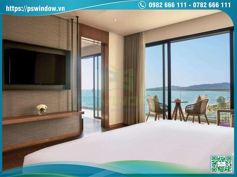 Công trình ven biển lắp cửa nhôm kính hộp Low-e cách âm cách nhiệt tối ưu