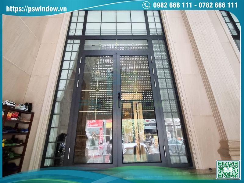 Cửa nhôm cao cấp sử dụng khóa điện tử hiện đại Cửa nhôm cao cấp sử dụng khóa điện tử hiện đại