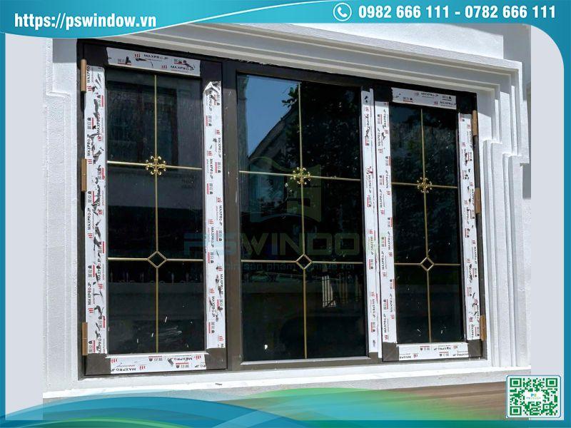 Cửa nhôm Maxpro kính màu ghi đậm