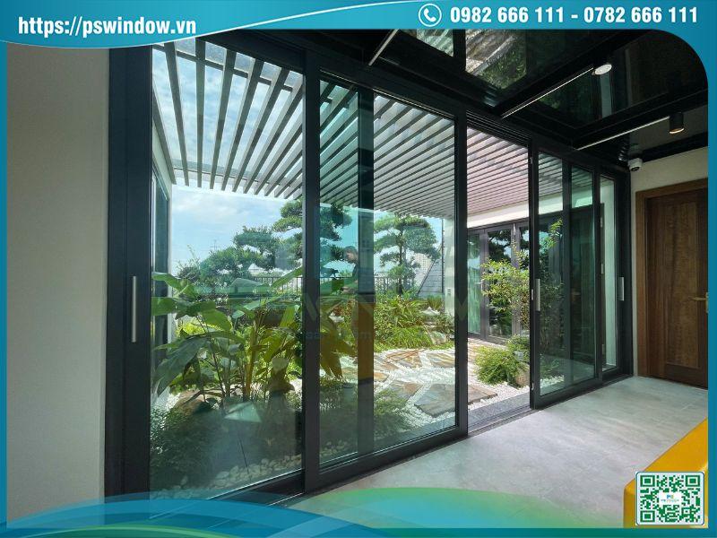 Cửa nhôm sử dụng kính Low-e cách nhiệt, chống chói nắng tối ưu Cửa nhôm sử dụng kính Low-e cách nhiệt, chống chói nắng tối ưu