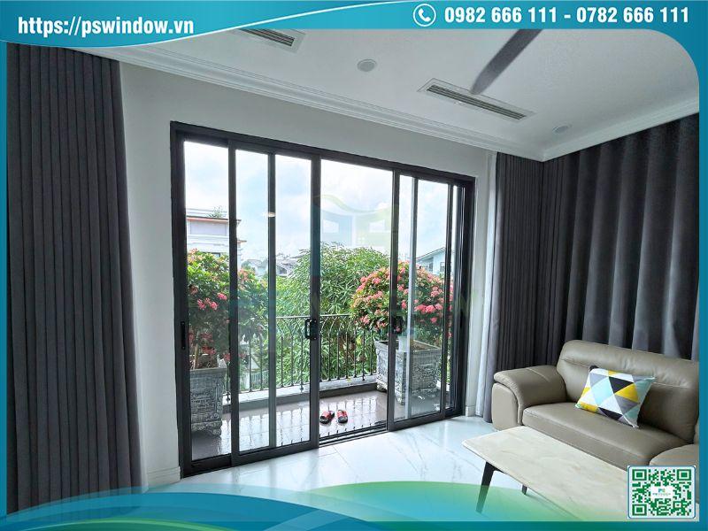 Cửa nhôm Xingfa phòng ngủ mở lùa ra ban công