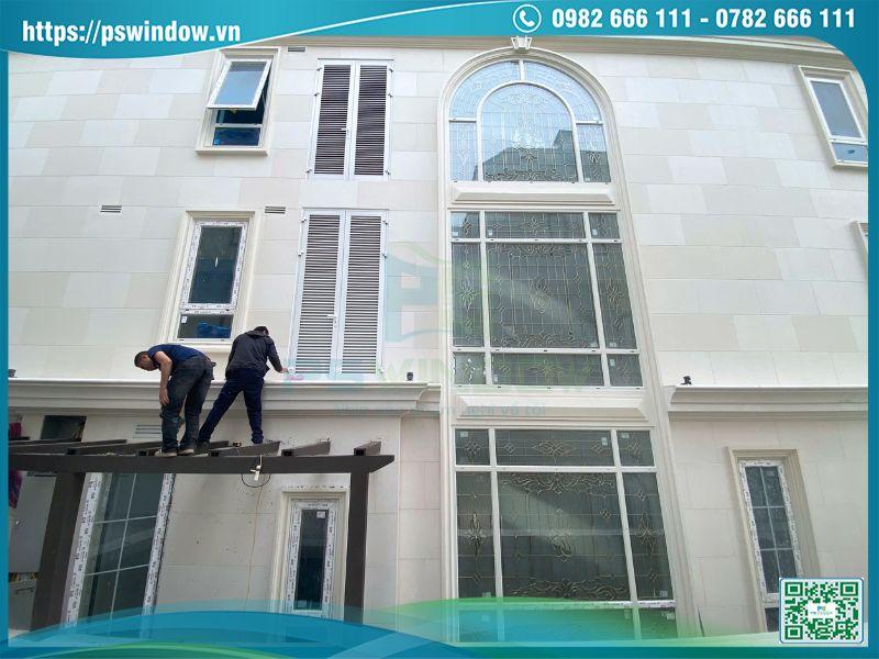 Pswindow thi công vách kính hoa đồng bền đẹp, giá hợp lý Pswindow thi công vách kính hoa đồng bền đẹp, giá hợp lý