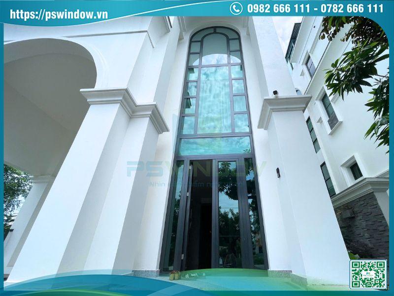 thi cong cua nhom vom rolan cho biet thu hien dai