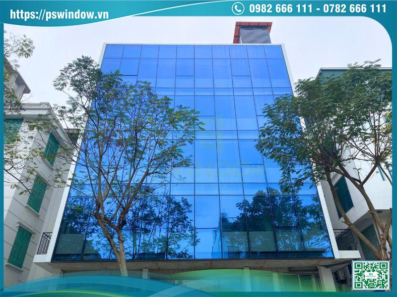 Vách kính mặt dựng sử dụng kính dán Solar control bền bỉ vượt trội Vách kính mặt dựng sử dụng kính dán Solar control bền bỉ vượt trội